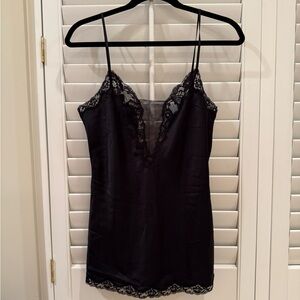 Victoria’s Secret Elegant Black Lace Trim Chemise Sz XS